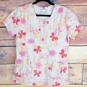 𝅺Scrub top White Cross size small